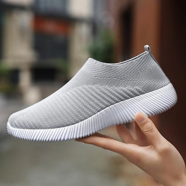 Woman Fashion New PU Leather Shoes Breathable Cute Heart Flats Casual White Sneakers Platform Tenis Comfortable Shoes Leather Womens Sneakers