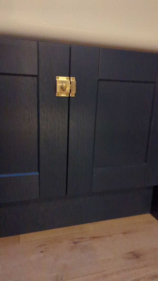 Cabinet Latch - Brass Brushed