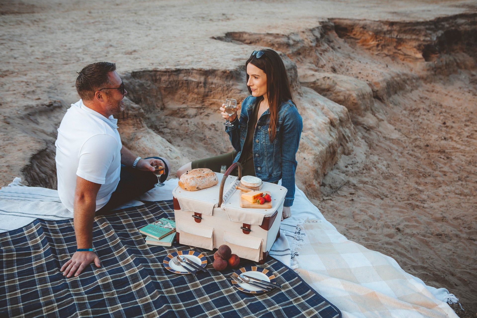 Pioneer Picnic Basket for 2 Picnic Time Family of Brands
