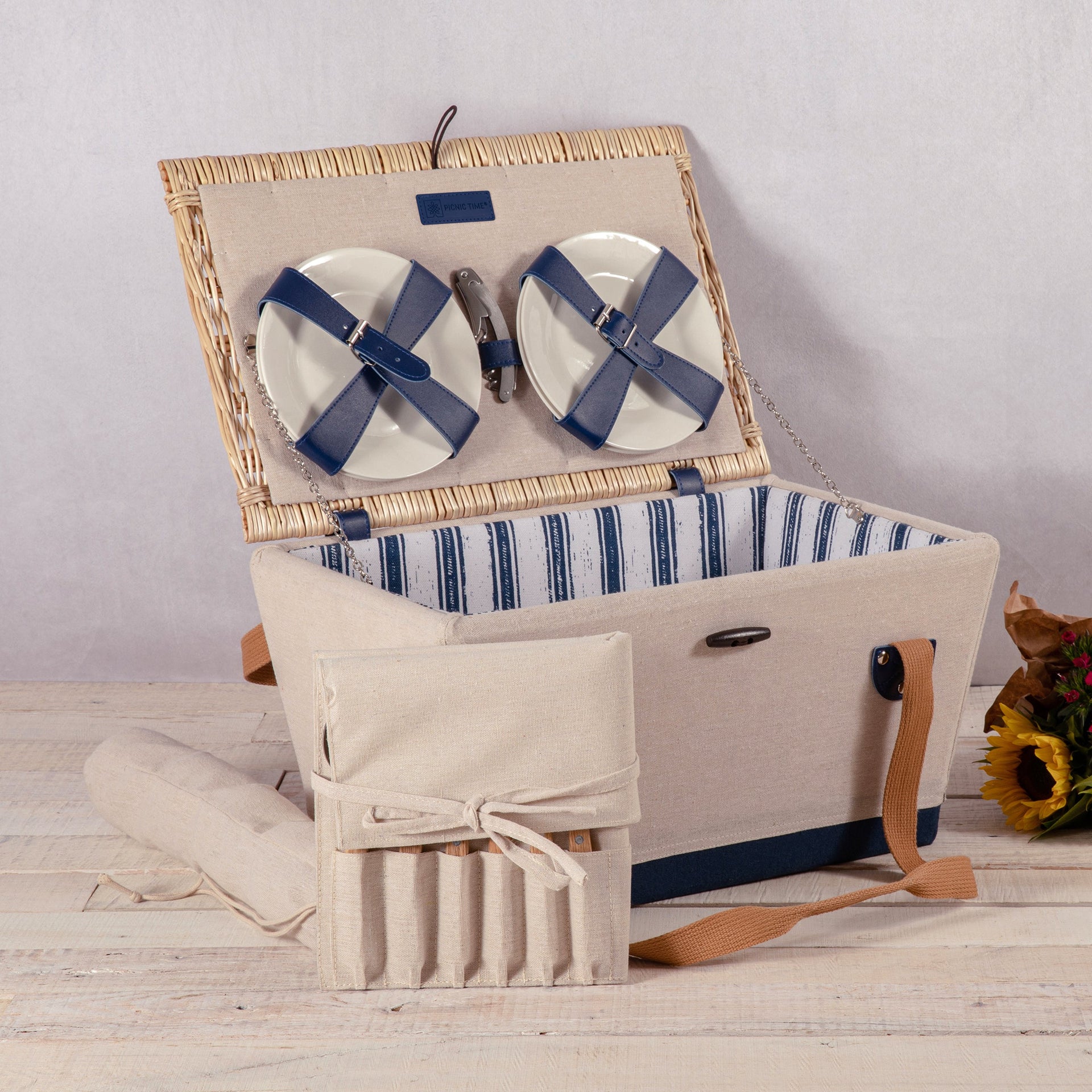 Boardwalk Picnic Basket for 4 Picnic Time Family of Brands