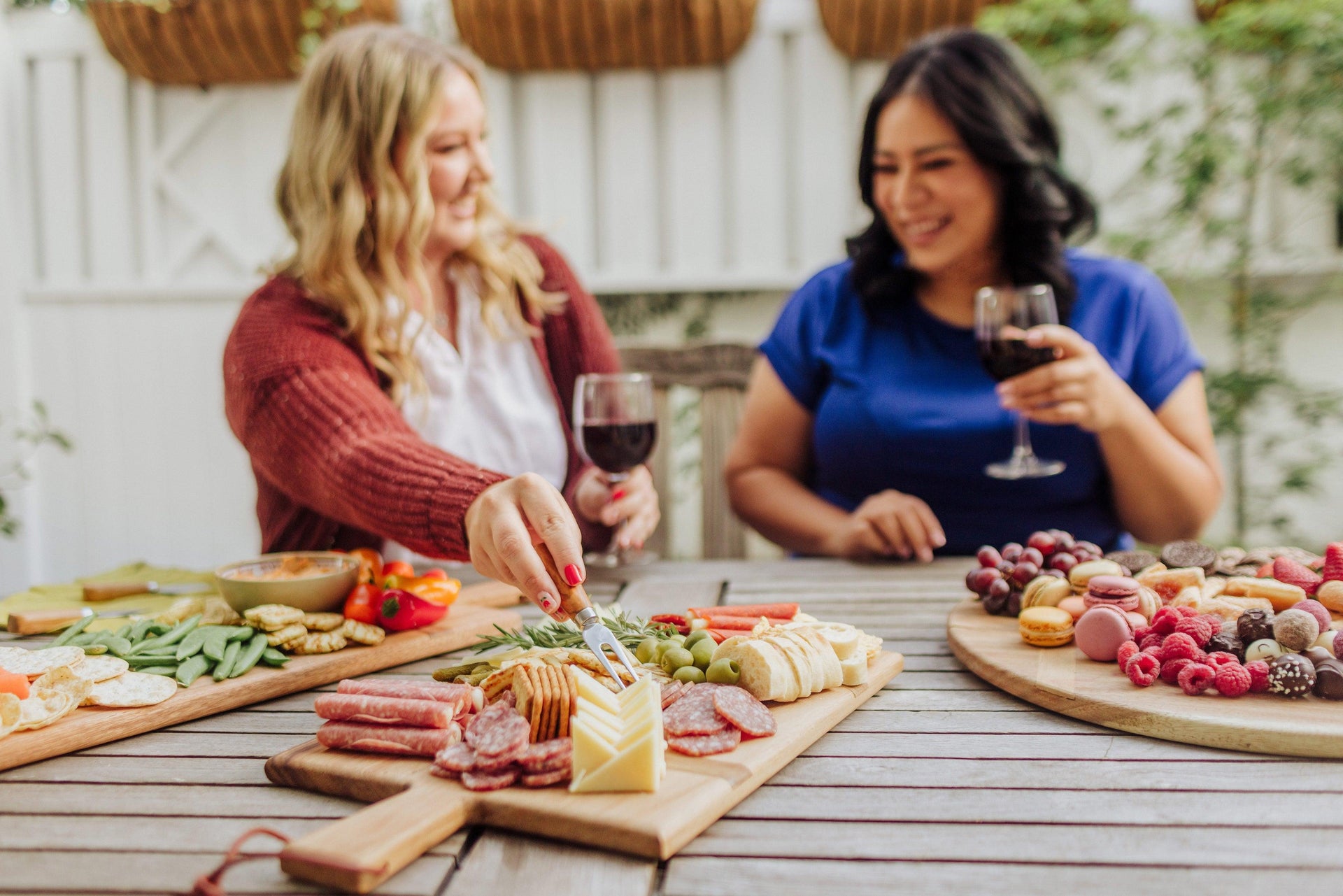 Madera Round Charcuterie Board - 22.5
