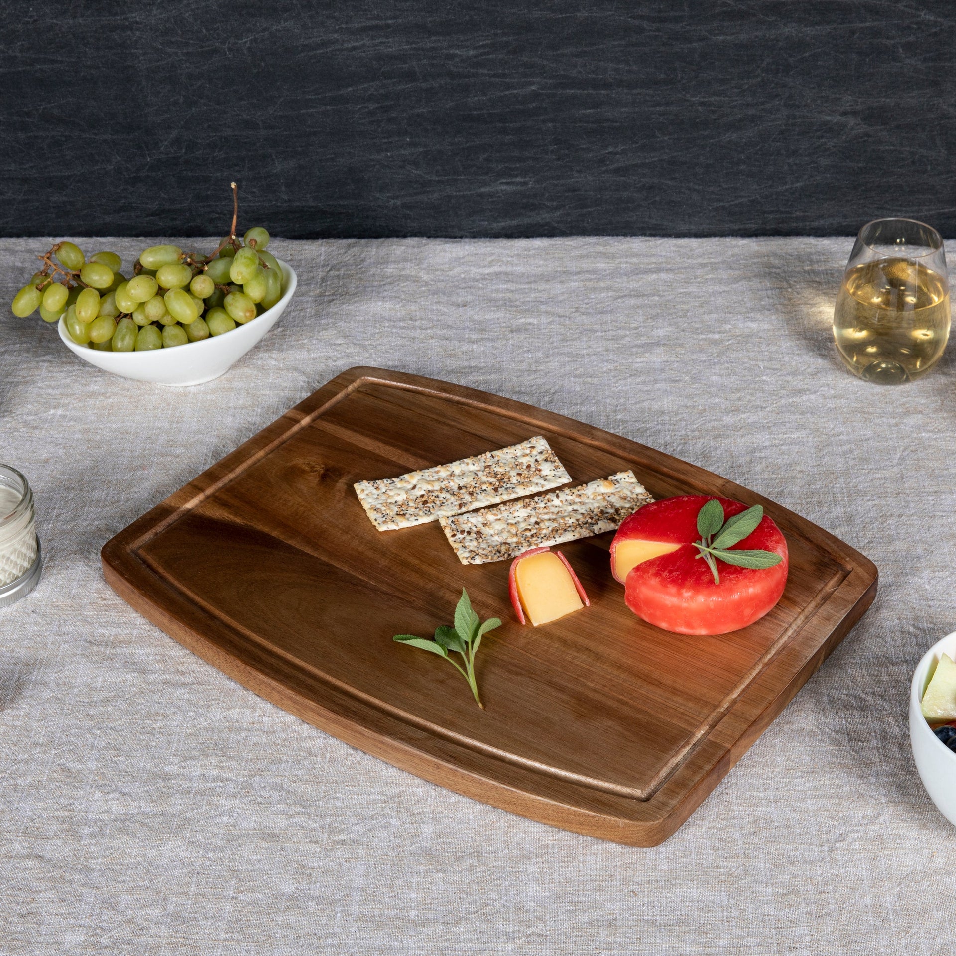 Ovale Acacia Cutting Board