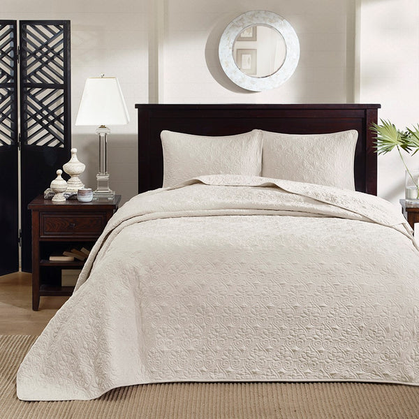 Quebec Reversible Bedspread Set by Madison park