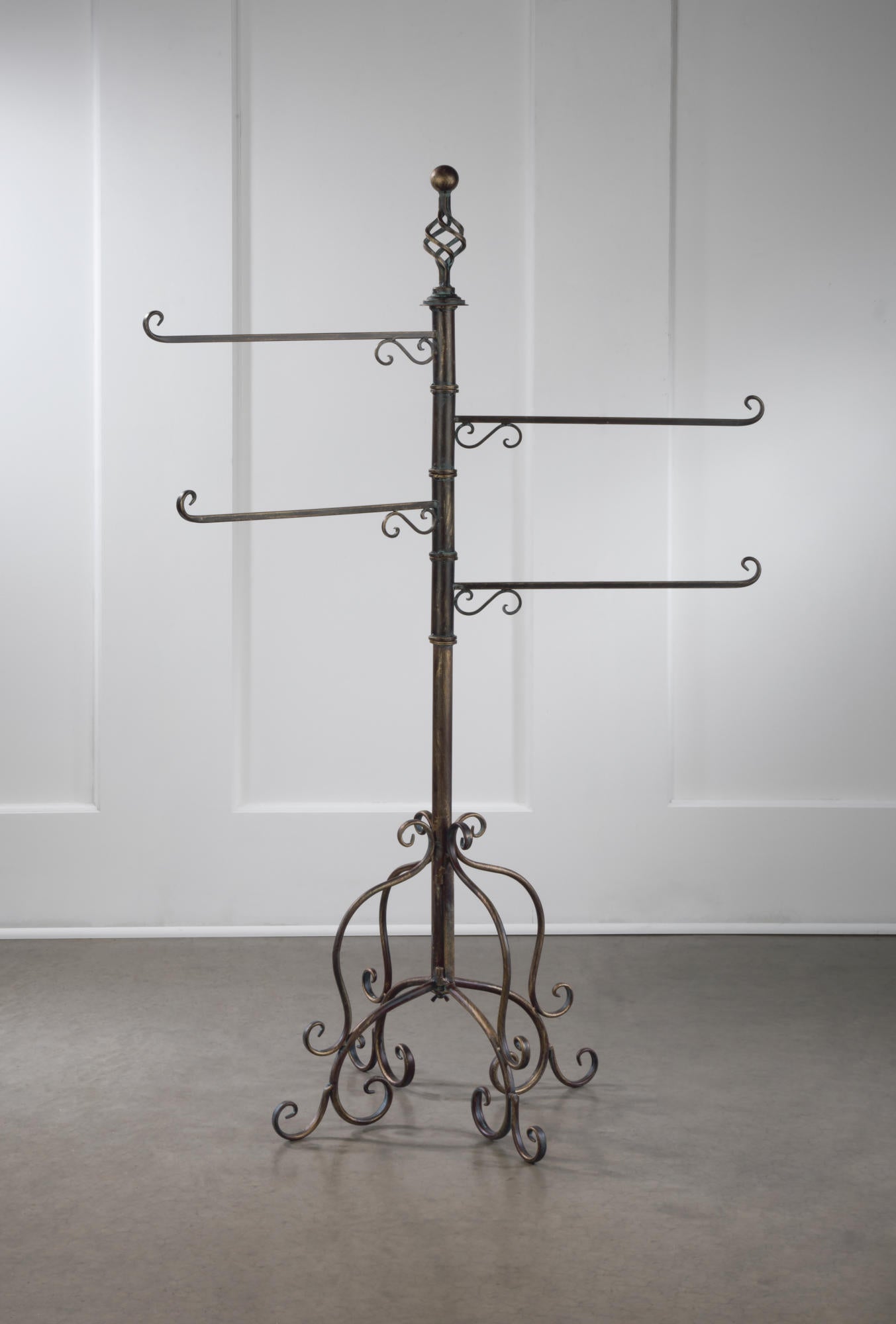 4-Arm Towel Rack