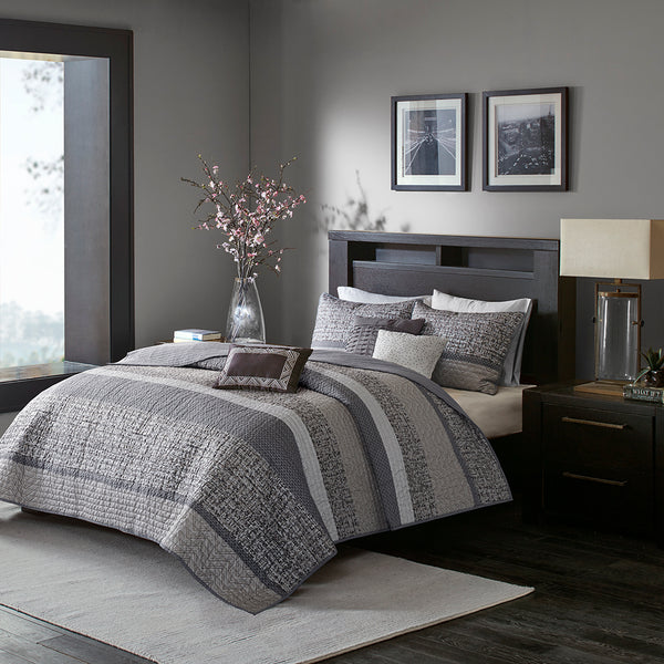 Rhapsody 6 Piece Reversible Jacquard Quilt Set with Throw Pillows in Grey/Taupe