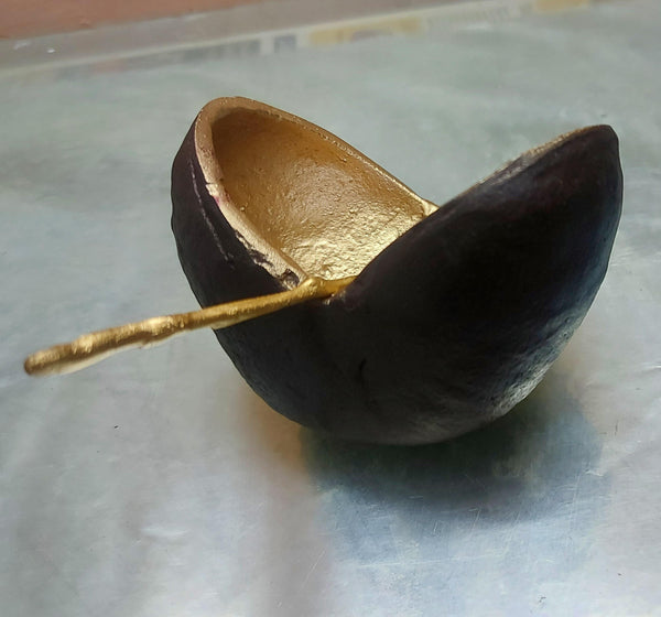 BROWN AND GOLD POD BOWL WITH ONE 4