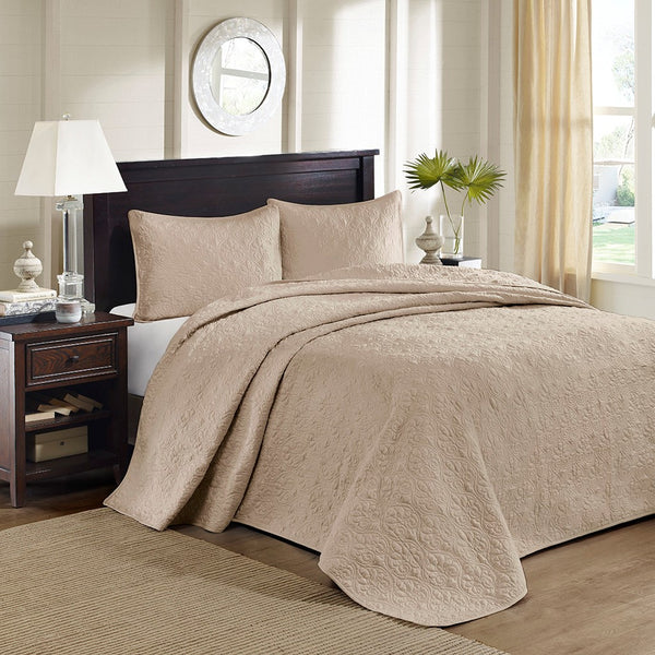 Quebec Reversible Bedspread Set by Madison park
