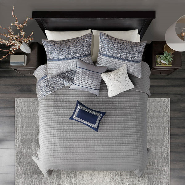 Rhapsody 6 Piece Reversible Jacquard Quilt Set with Throw Pillows in Navy