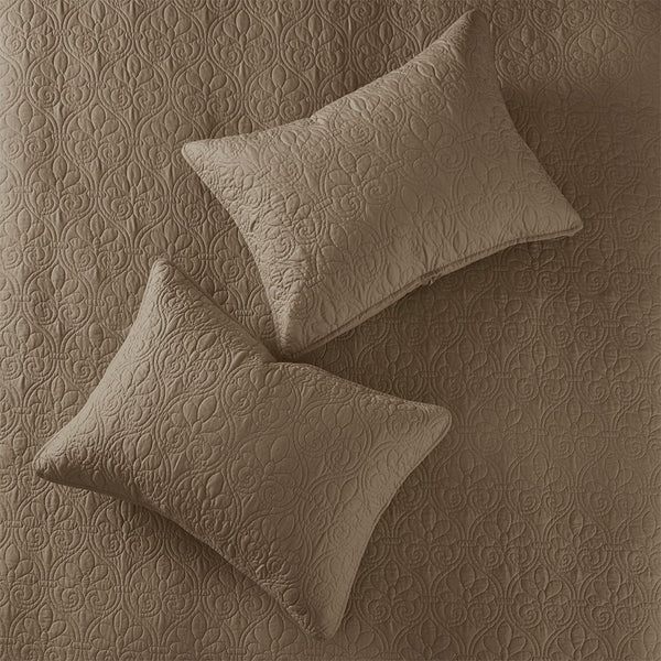 Quebec Reversible Bedspread Set by Madison park