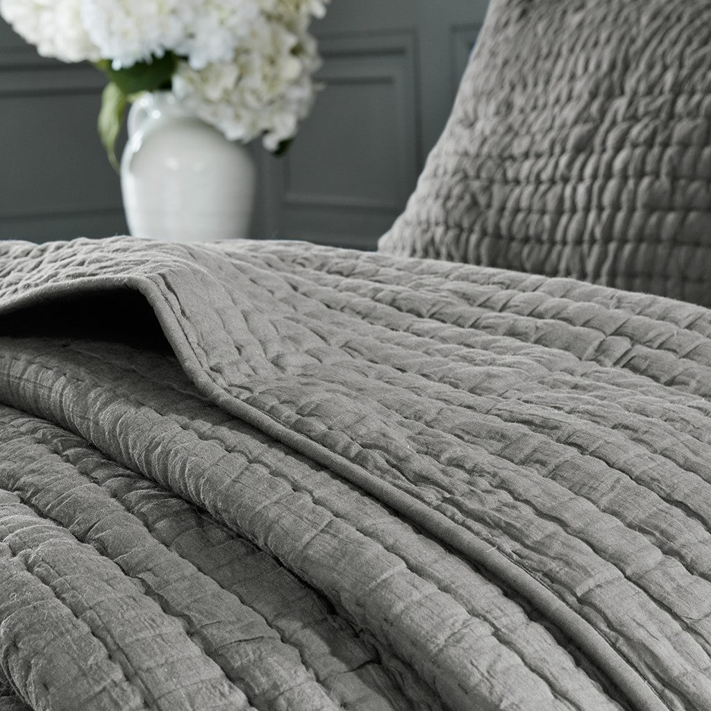 Serene 3 Piece Hand Quilted Cotton Quilt Set - Grey