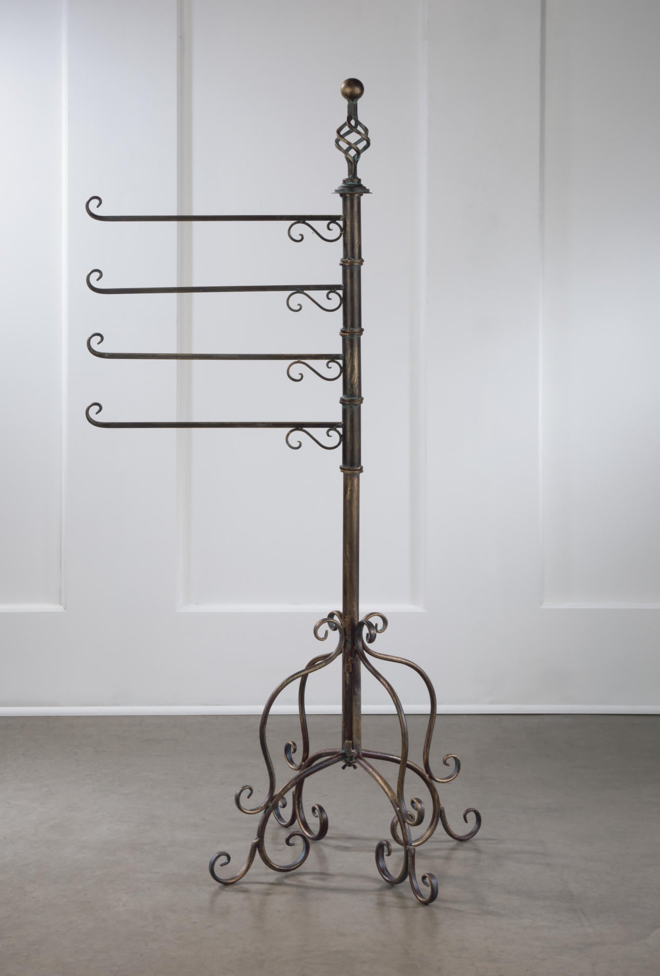 4-Arm Towel Rack