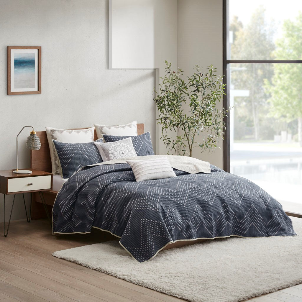Pomona Cotton Embroidered 3 Piece Coverlet Set - Navy