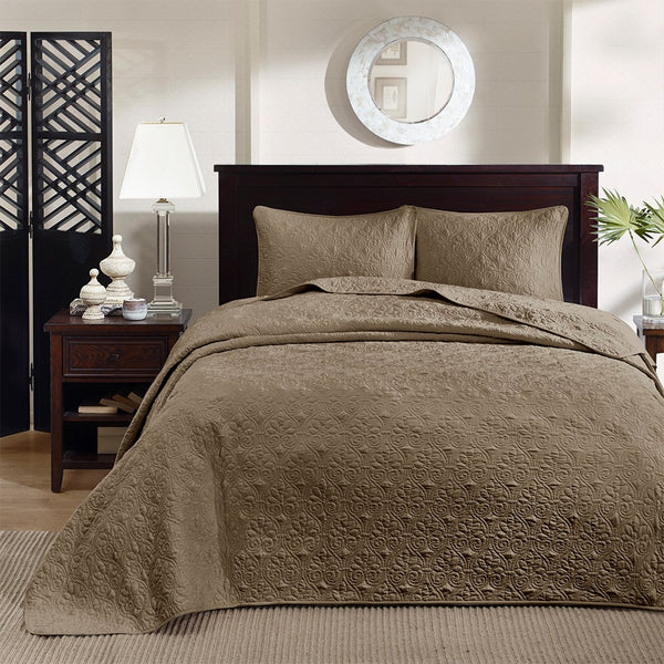 Quebec Reversible Bedspread Set by Madison park