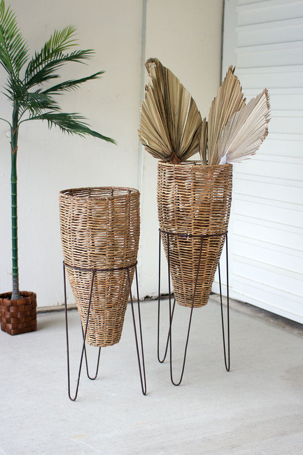 SET OF TWO SEAGRASS CONE PLANTERS WITH IRON STANDS Kalalou