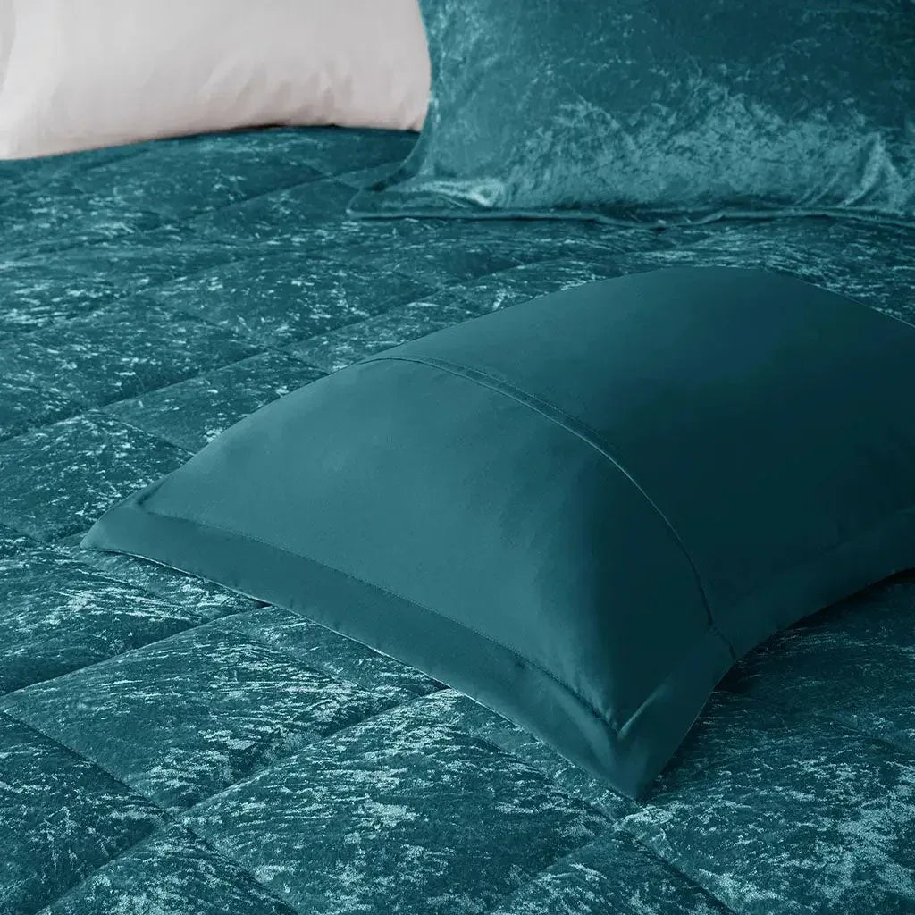 Felicia Velvet Comforter Set by Intelligent Design - Gifts for You 'n Me