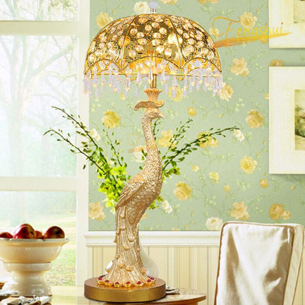 Nordic Peacock LED Table Lamp Modern Golden Crystal Table Lights Luxury Home Decor Lamp Villa Study Living Room Indoor Lighting
