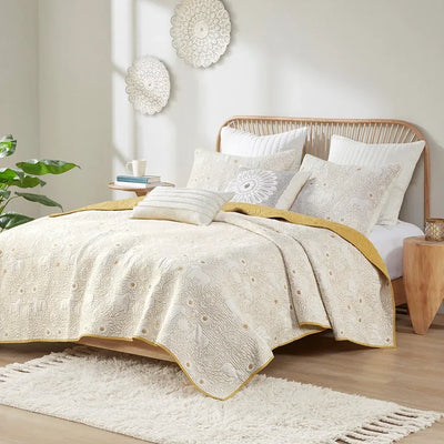 Kandula 3 Piece Reversible Cotton Quilt Set in Yellow