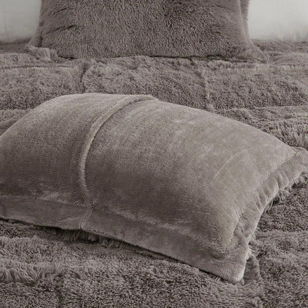Malea Shaggy Faux Fur Comforter Mini Set by Intelligent Design - Gifts for You 'n Me
