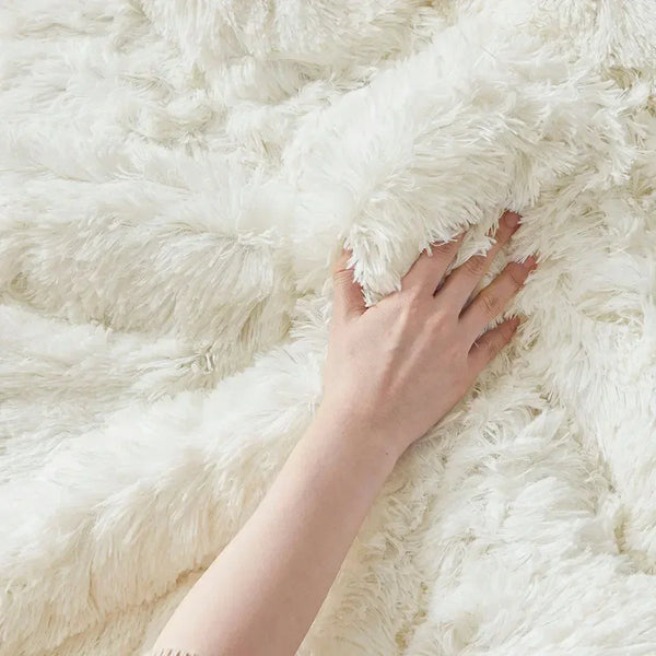 Malea Shaggy Faux Fur Comforter Mini Set by Intelligent Design - Gifts for You 'n Me