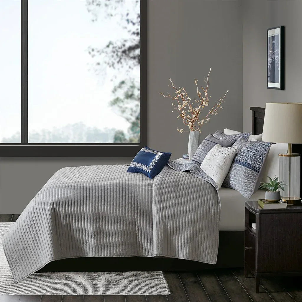 Rhapsody 6 Piece Reversible Jacquard Quilt Set with Throw Pillows in Navy - Gifts for You 'n Me