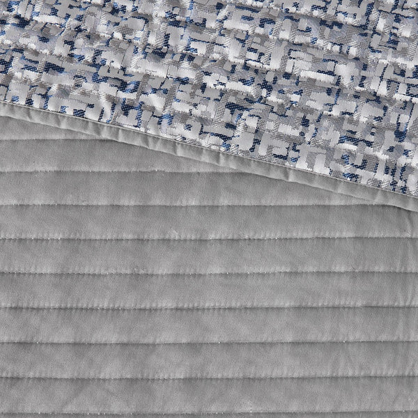 Rhapsody 6 Piece Reversible Jacquard Quilt Set with Throw Pillows in Navy