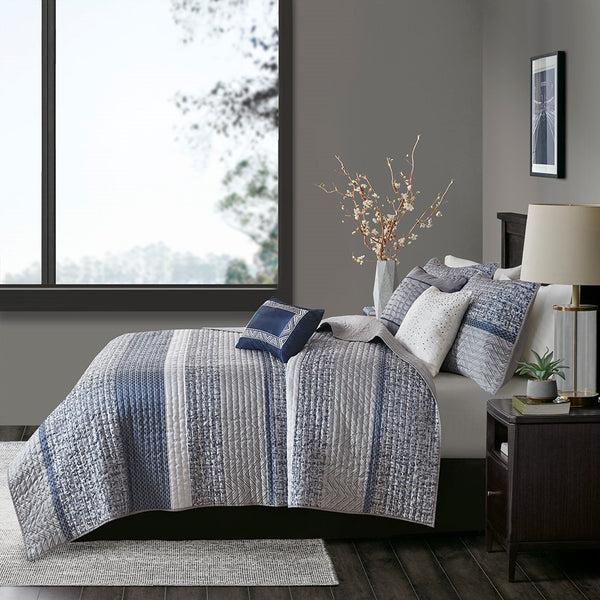 Rhapsody 6 Piece Reversible Jacquard Quilt Set with Throw Pillows in Navy