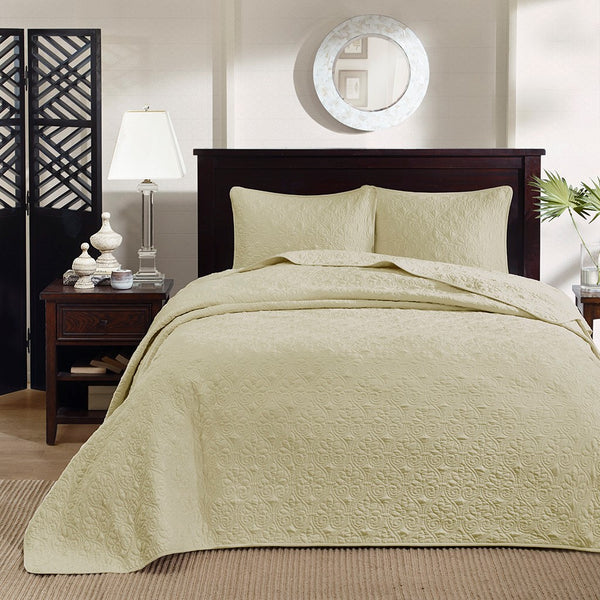 Quebec Reversible Bedspread Set by Madison park