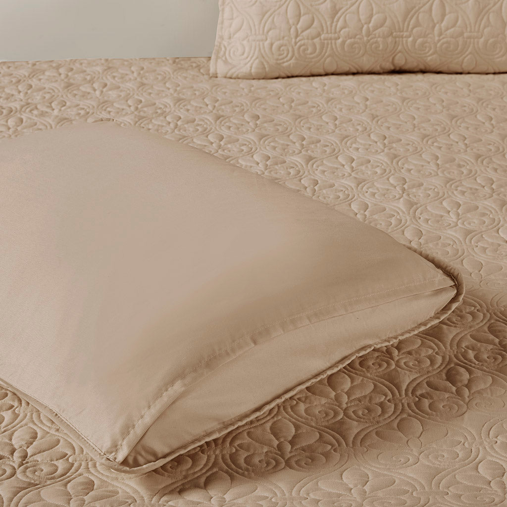 Quebec 3 Piece Fitted Bedspread Set by Madison Park